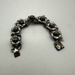 Vintage flower and leaf bracelet stamped “silver made” Mexico!